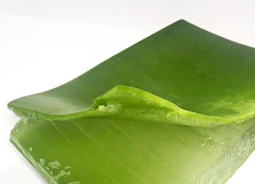 用生芦荟擦脸的步骤