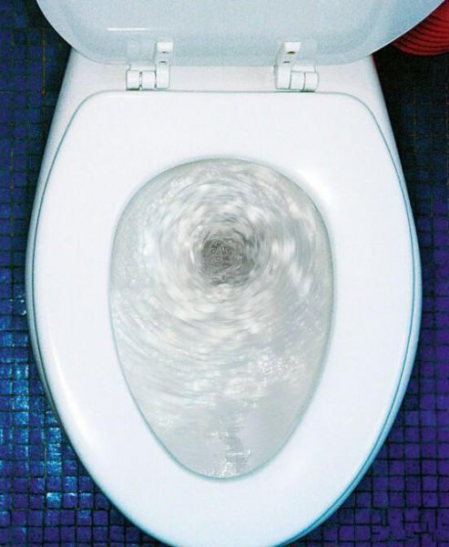 马桶压力不够冲不下去怎么调