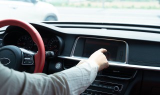 怎样判断车灯泡需要更换 如何判断车灯泡需要更换