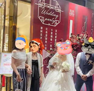 女子旅游遇婚宴随礼200元吃席 这酒席吃的够随意