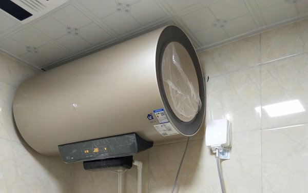 60升热水器一天多少电量