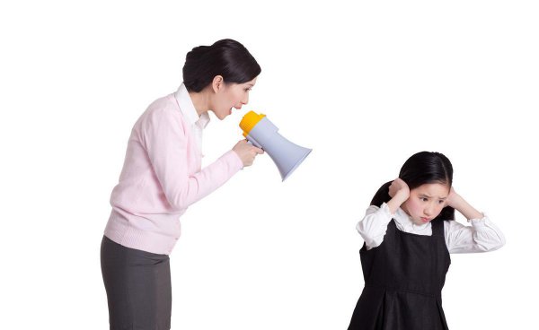 摸耳朵是什么心理暗示