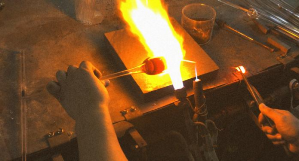 高硼硅玻璃可以用微波炉加热吗