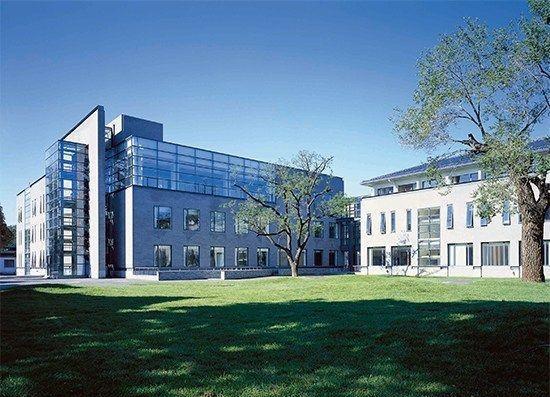 想当国家干部应该考哪个大学