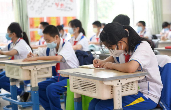 走读生是什么意思