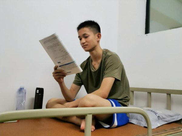 走读生是什么意思