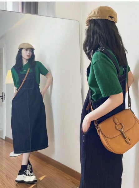 牛仔背带裙搭配什么上衣好看