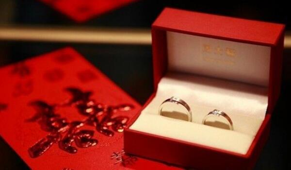 陪嫁箱子里放哪8样东西