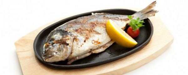 甘草可以和鱼一起吃吗