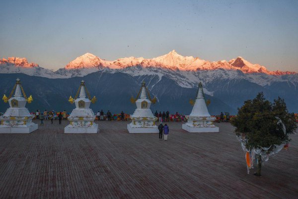梅里雪山有人登顶吗