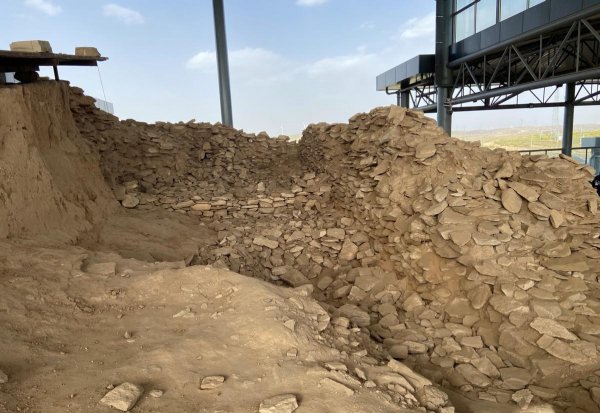 石峁遗址简介和资料