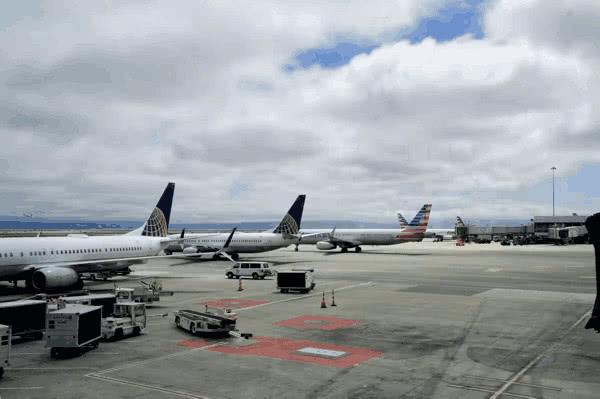 乘飞机要提前多少时间到达机场