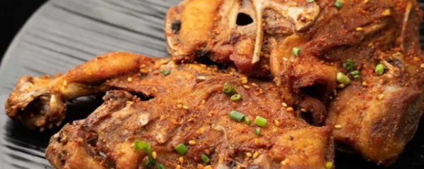 烤鸡架放什么材料好吃