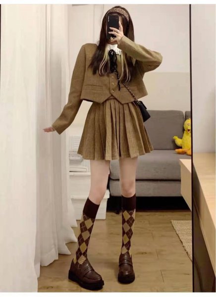 咖啡色半身裙搭配图片