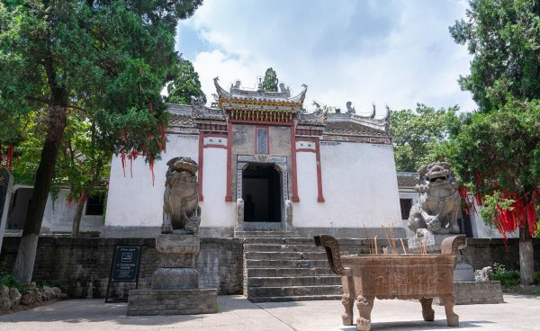 三国志是谁写的