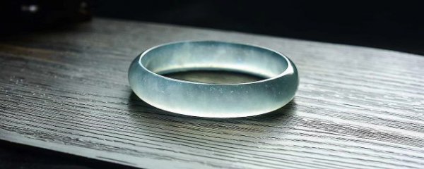 佩戴玉手镯有什么好处