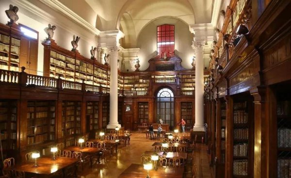 西方最早的大学