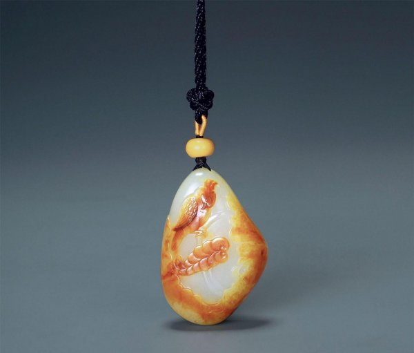 佩戴玉石好还是琥珀好一点