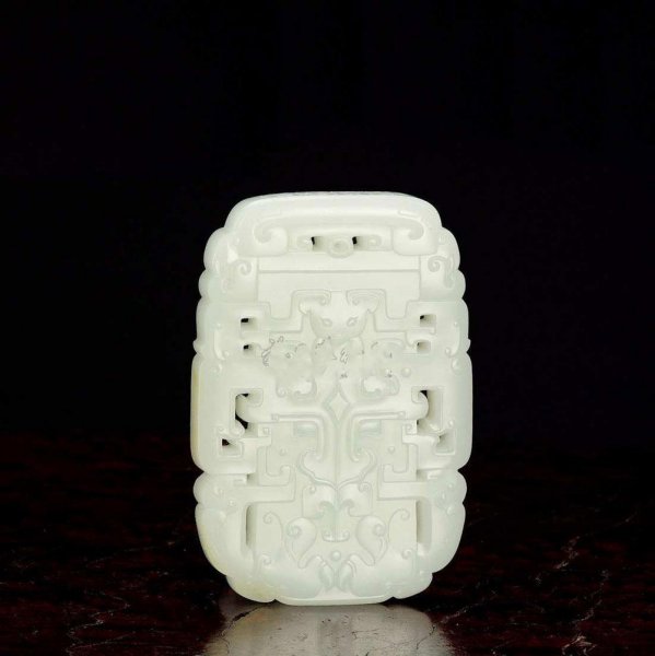 佩戴玉石好还是琥珀好一点