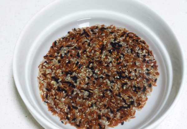 三色糙米要泡多久才能煮饭