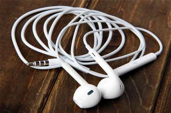 苹果自带耳机什么水准