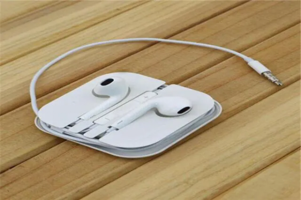 苹果自带耳机什么水准