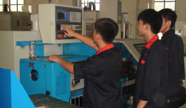 物理好的男生适合报考的专业