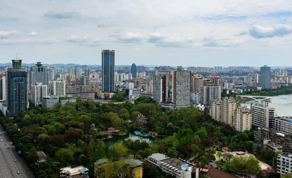 四川绵阳是不是很穷