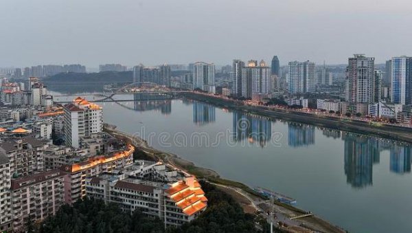 四川绵阳是不是很穷