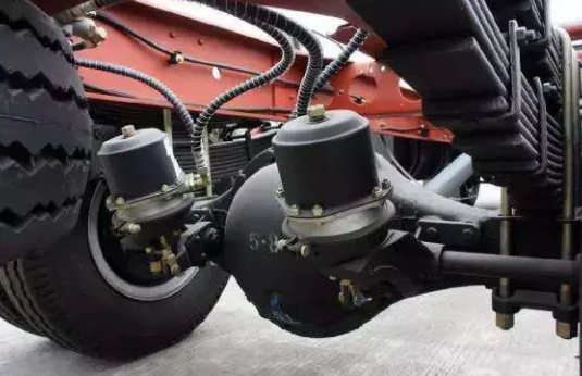 气刹和油刹的区别都一样开吗