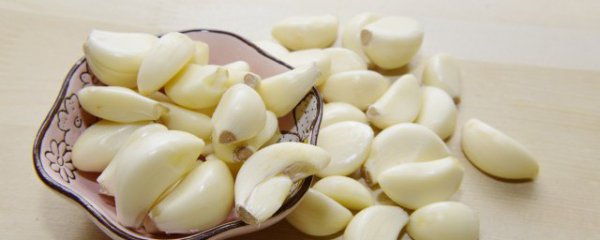 发黄的蒜瓣能吃吗