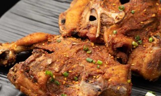 烤鸡架放什么材料好吃 烤鸡架放啥材料好吃