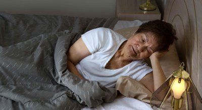 晚上长期开灯睡觉有什么危害 开灯睡觉坏习惯的弊端