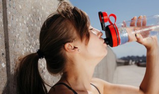 杯子变发黄怎么办 杯子变发黄应该怎么办