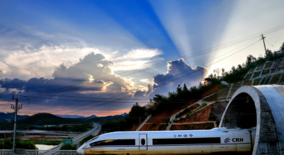 高铁为什么从350降到300 高铁时速下降有什么原因