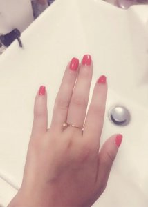 小拇指短一截有什么说法 小指短丢饭碗中指长小霸王的意思