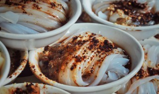 凉粉是用什么做的 凉粉是什么材料做的