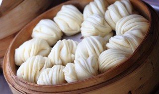 简单的花卷的做法 简单花卷的做法步骤