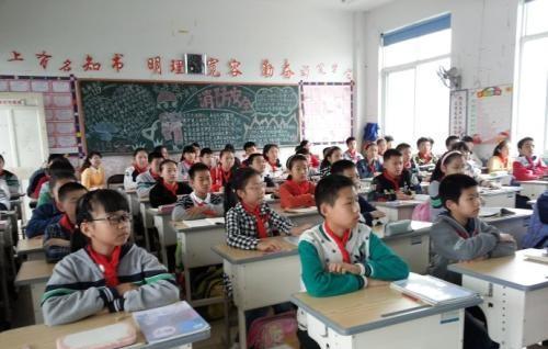 班级吵闹怎么管理建议