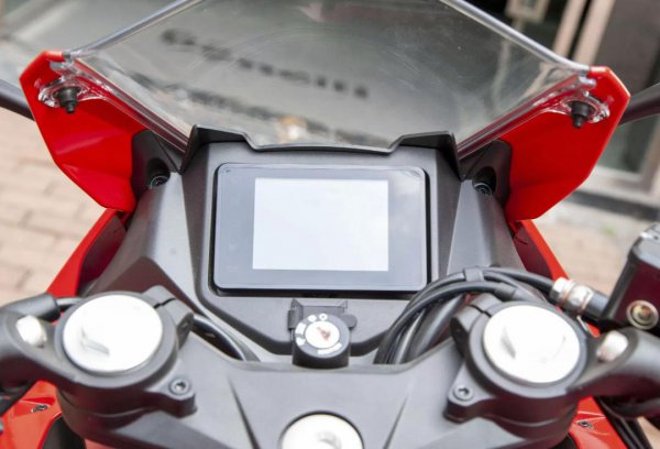 两万左右的摩托车