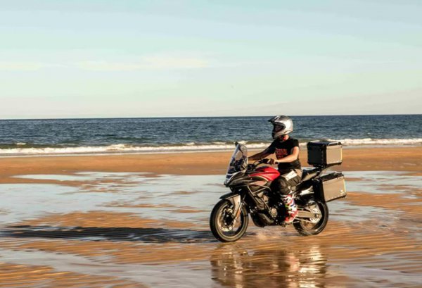 两万左右的摩托车