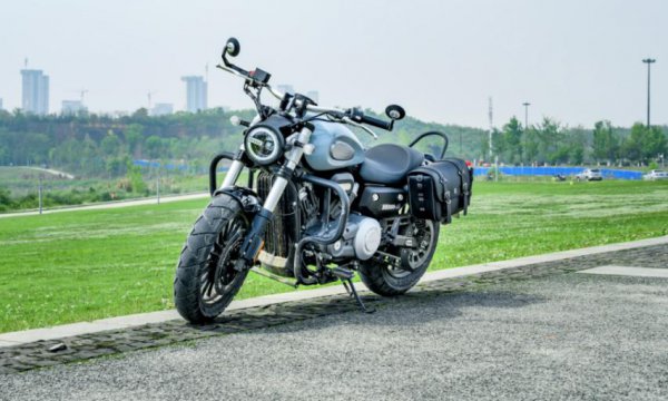 两万左右的摩托车