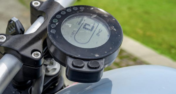 两万左右的摩托车