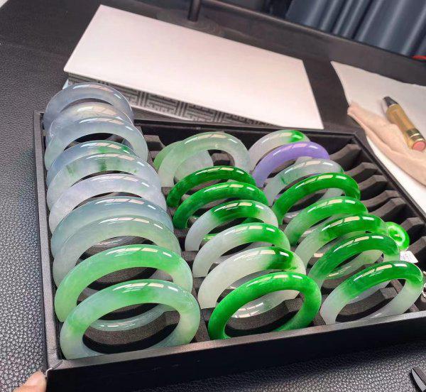 三种女人不适合戴翡翠