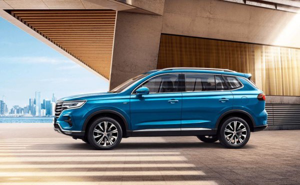 初次买车买轿车还是suv