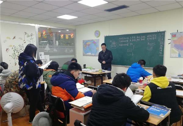 高考志愿填报优先考虑学校还是专业