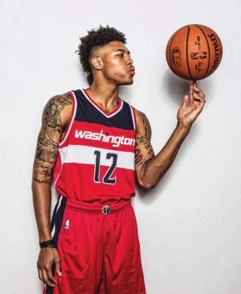 12号球衣篮球明星是谁