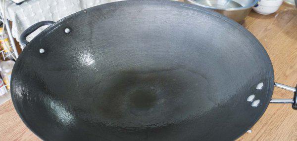 铁锅怎么开锅效果最好