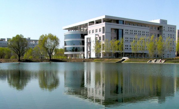 东北石油大学在哪个城市