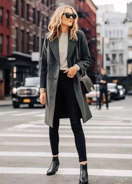 大衣配什么裤子好看